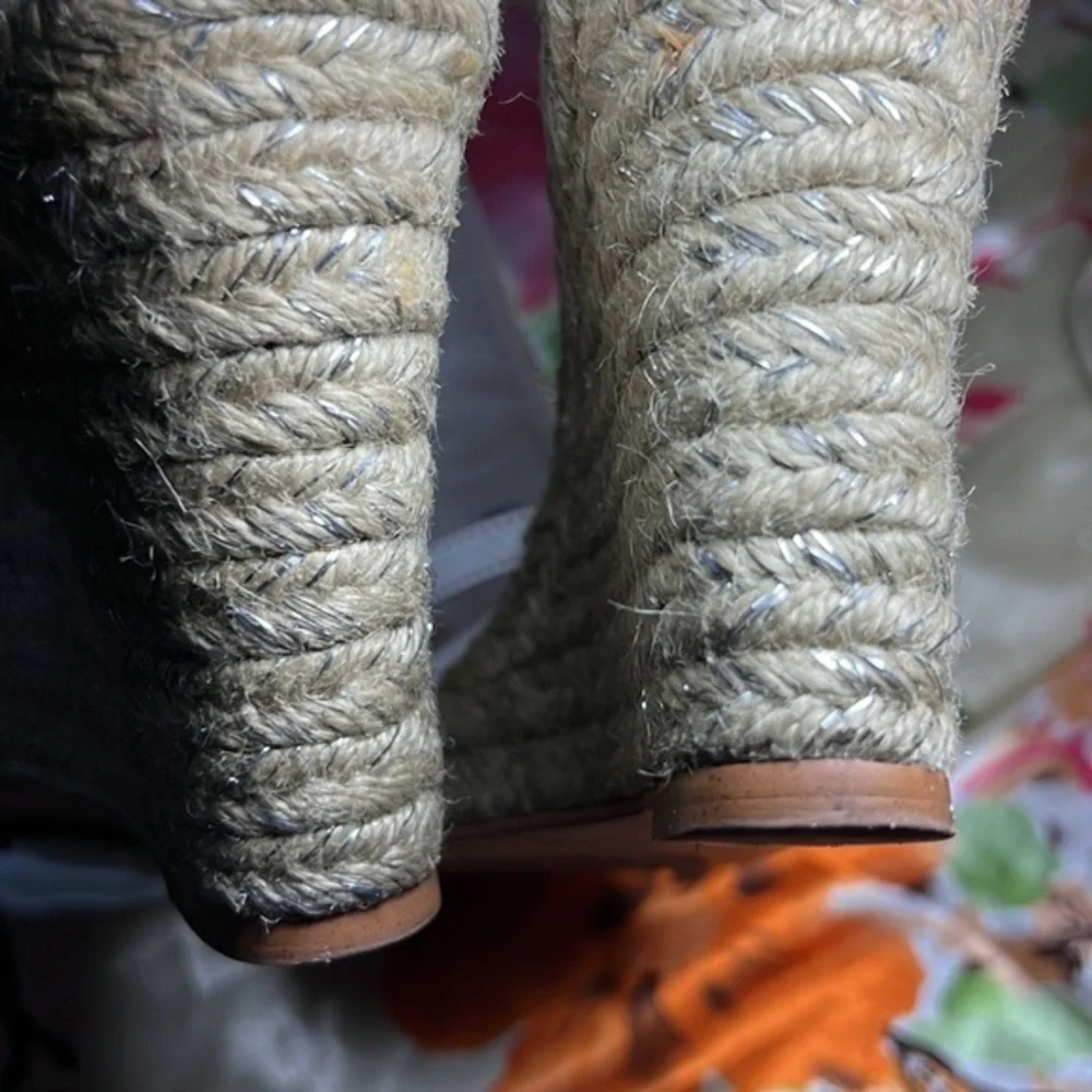 White House|BlackMarket white leather espadrille open toe blinged sandal 7.5‎